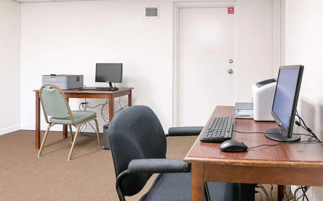 Motel 6 Tampa, FL - Fairgrounds