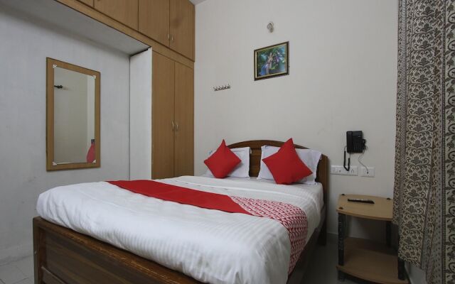 OYO 15860 Navanna Residency