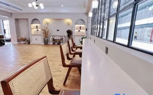 Qingpu Art Hotel