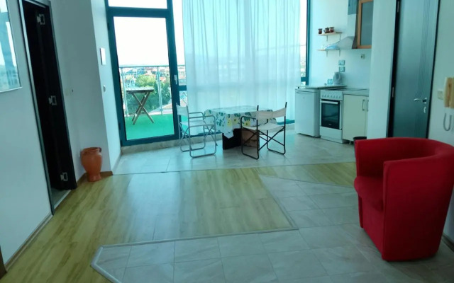 802, spacy apm with sea view.