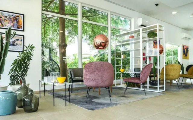 Hong Kong Plaza Service Apartment