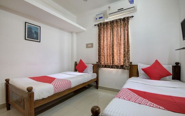 OYO 24044 Appledoor Service Apartment