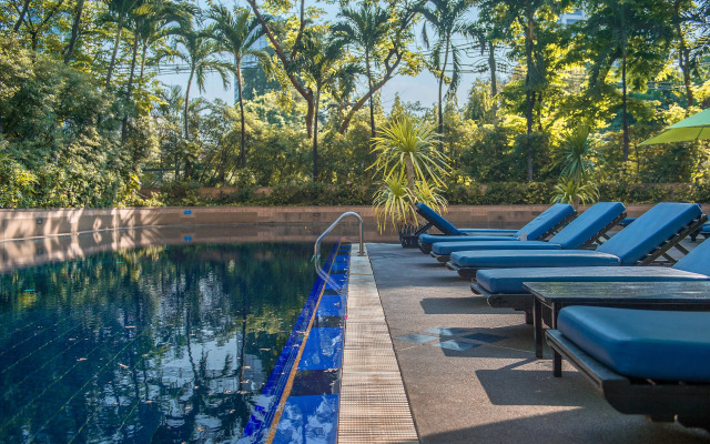 Pantip Suites