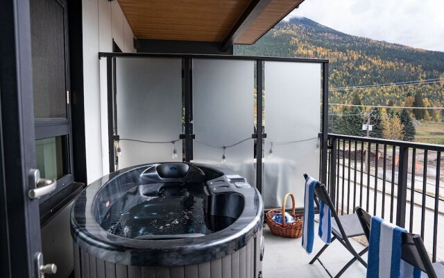 Wildflower Retreat-Revelstoke Vacations