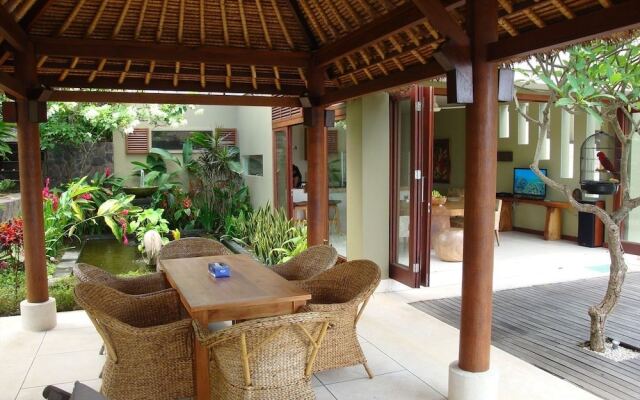 Villa Matahari Terbenam