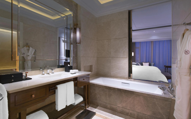 Sheraton Grand Wuhan Hankou Hotel