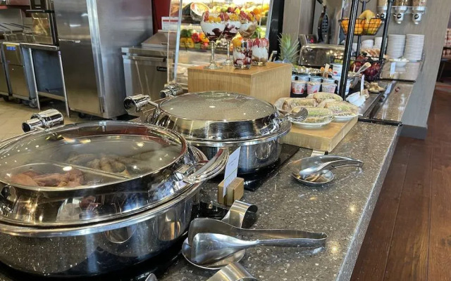 Holiday Inn Omaha Southwest