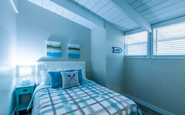 7 Bed Blue Mountain Cottage with Hot Tub