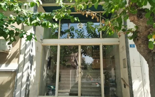 Penthouse spacious w super wifi & terrace, 2 min from metro