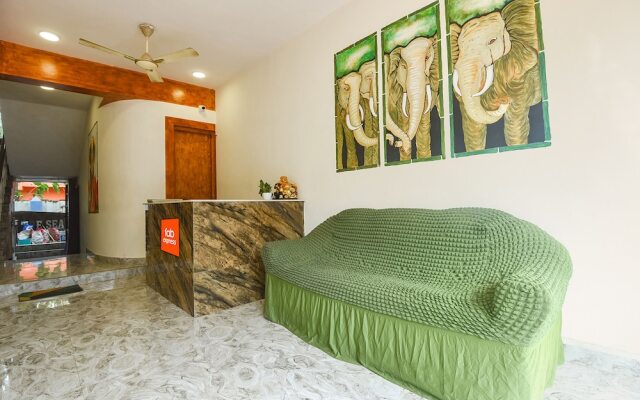 Fabhotel Grand Royal Palms