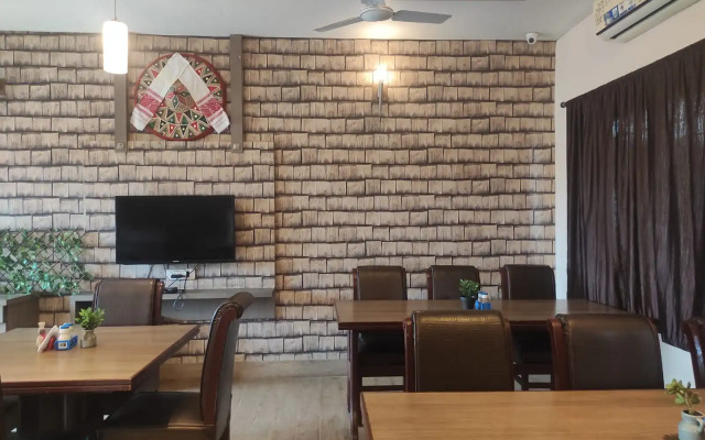 Hotel Holiday Palace