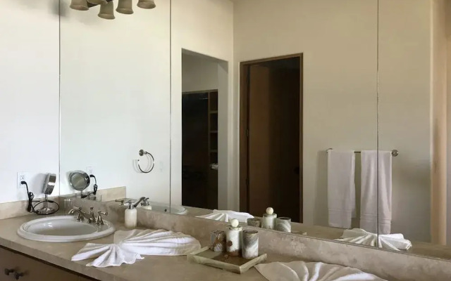 Villa Zachary