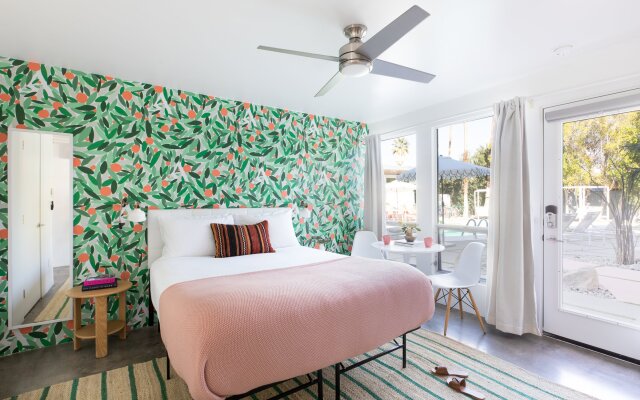 The Wesley by AvantStay – Mid-Century Modern Oasis with Pool
