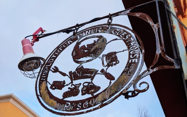 WORLDTRECK DINER & GUESTHOUSE - Pise - Hostel