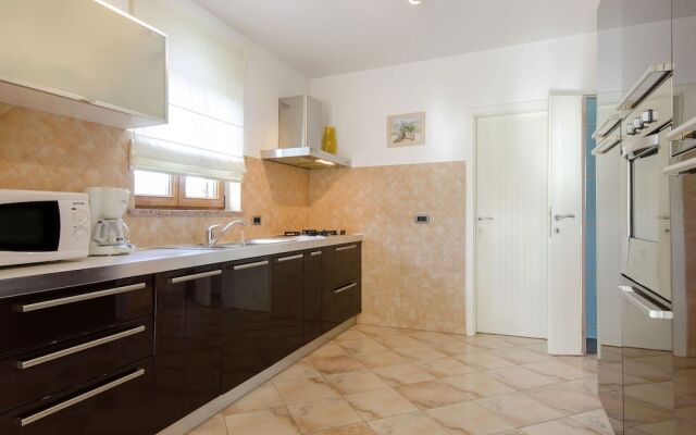 Comfortable Holiday Home in Rovinj with Private Pool