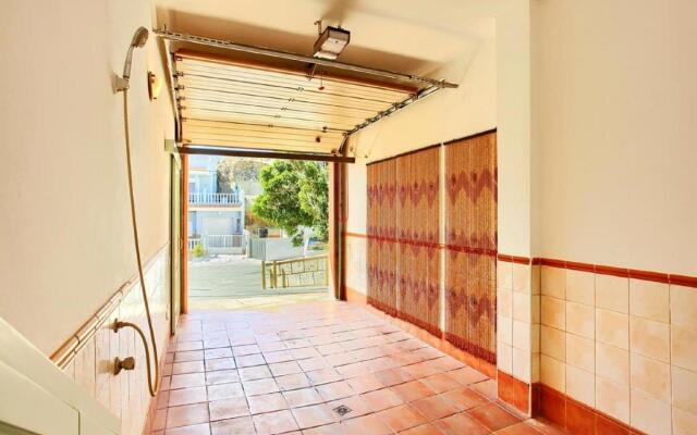 Traditional holiday home in Arico with garden