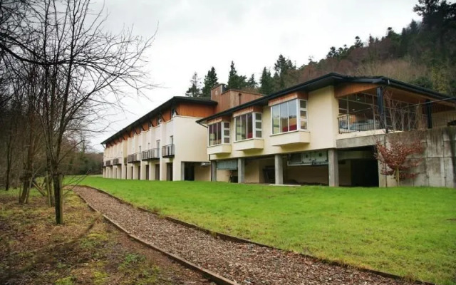 Woodenbridge Hotel and Lodge