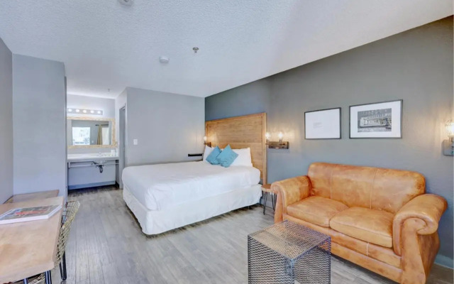Ramada Palm Springs