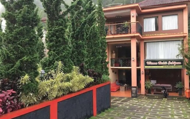 Red Chilies Hill Hotel