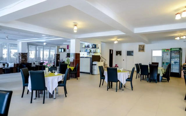 Hostel Roata Cu Noroc