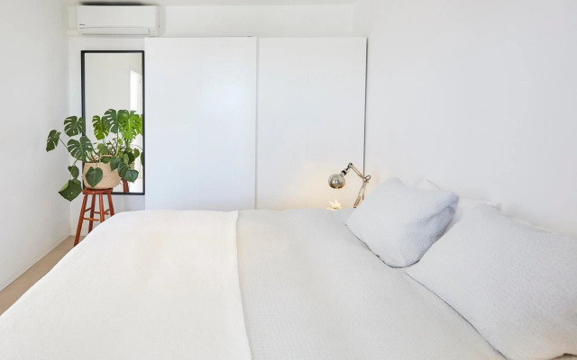 Sunny Beachfront Escape