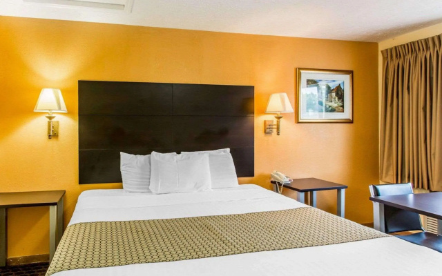 Econo Lodge Nashville North