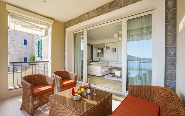 Lustica Bay Magnolia Apartment