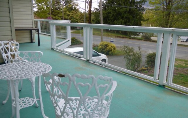 Crown House Bed & Breakfast