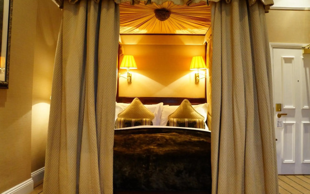 Colonnade Hotel London
