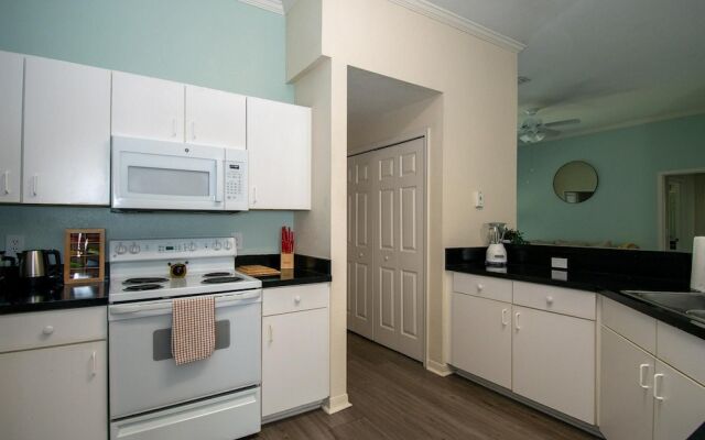 Delightful, Refurbished Apt! Everything you need!