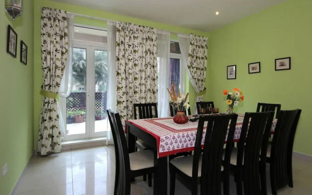 Signature Holiday Home-Masakin Al Furjan
