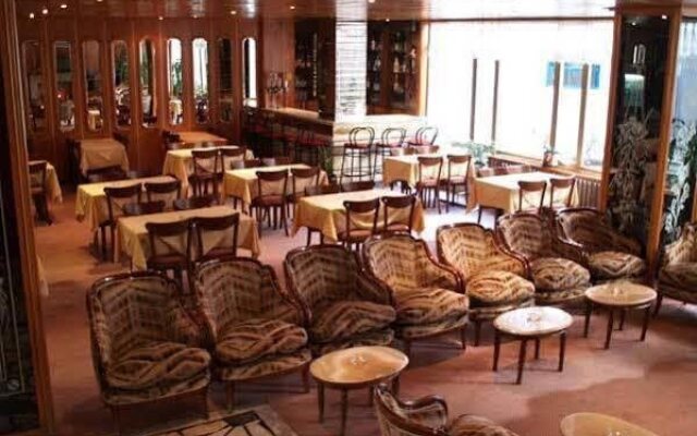 Otel Dikmen