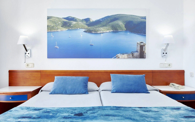 Universal Hotel Romantica