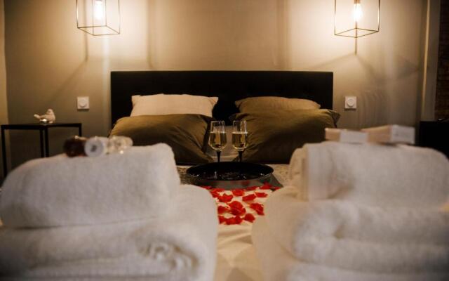 La Suite Romantique avec Jacuzzi au Cœur de Perpignan