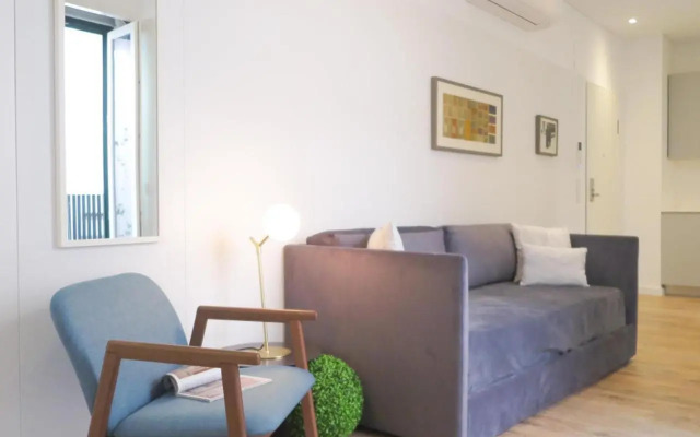Chiado modern apt with ac elevator green terrace