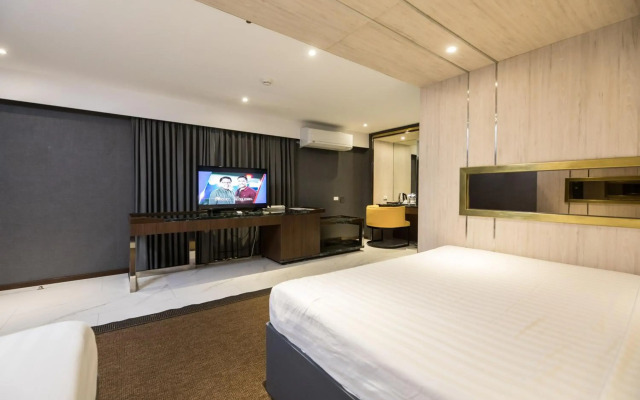 Star Plaza Hotel