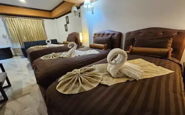 Chiangmai Lanna & Modern Loft  Hotel