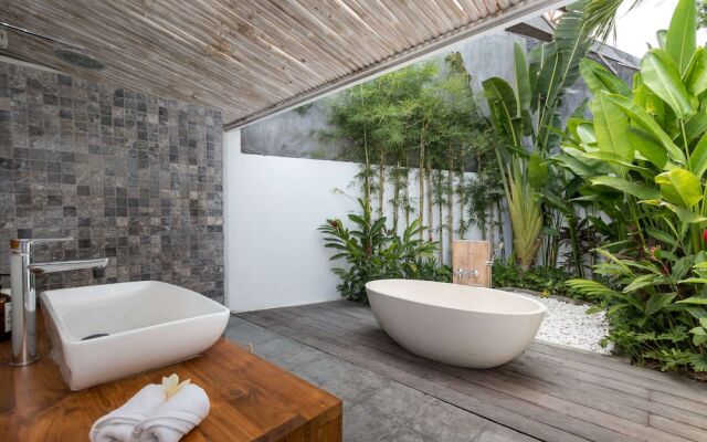 Luxury 4 Bedroom Villa With Private Pool, Bali Villa 2067