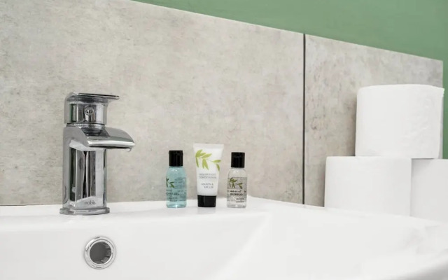 Stylish Modern Apartment - Free Parking - W