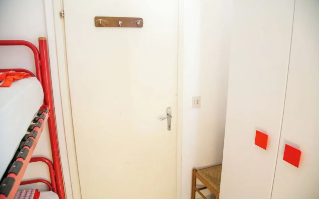 Spacious First-floor Flat Near the Beach