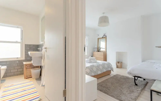 Newly Refurbished 2 Bedroom Property in Peckham
