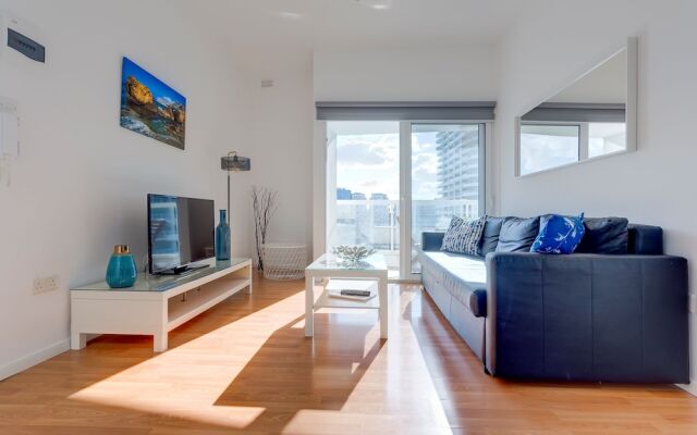 Modern Seaview Apartment, Top Location