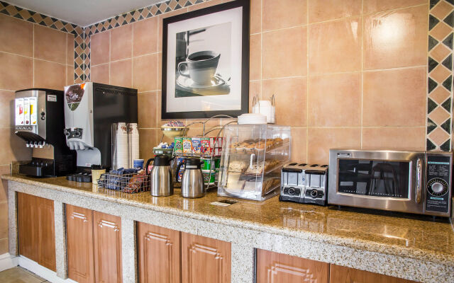 Americas Best Value Inn Denver