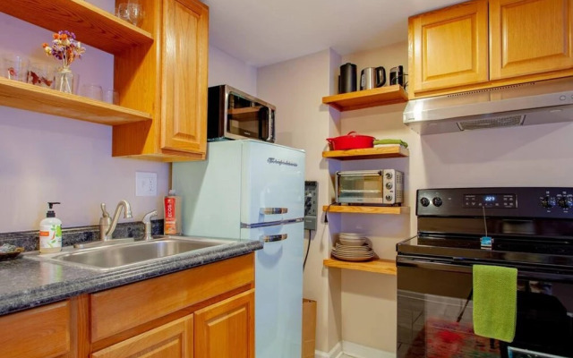 2 br City Retreat Peace Privacy Parking