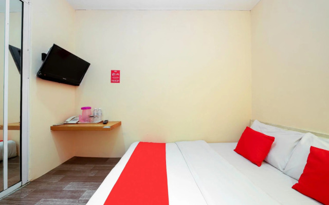 OYO 479 The Green Hotel