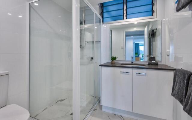 Frangipani Beachfront Lodge F5 on Hamilton Island by HamoRent