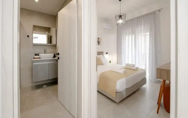 Minimal Chic Retreat Suite