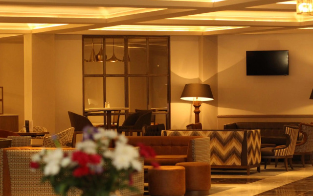 Riverside Lodge Hotel