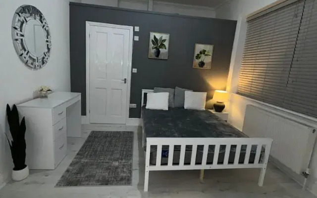 Bed & Breakfast - 2 Double Rooms With Ensuites
