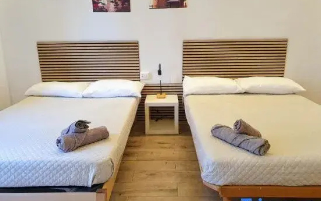Spacious & Lovely - 4 Queen Bed